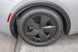 Toyota Prius Plug-In Hybrid SE (Natl) 2026