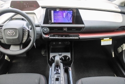 Toyota Prius Plug-In Hybrid SE (Natl) 2026