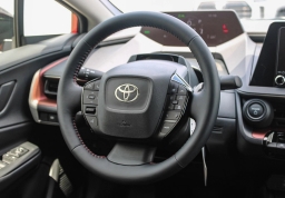 Toyota Prius Plug-In Hybrid SE (Natl) 2026