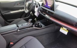 Toyota Prius Plug-In Hybrid SE (Natl) 2026