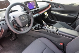 Toyota Prius Plug-In Hybrid SE (Natl) 2026