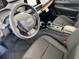 Toyota Prius Plug-In Hybrid SE (Natl) 2026