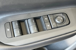 Toyota Prius Plug-In Hybrid SE (Natl) 2026