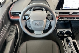 Toyota Prius Plug-In Hybrid SE (Natl) 2026