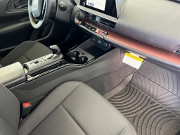 Toyota Prius Plug-In Hybrid SE (Natl) 2026