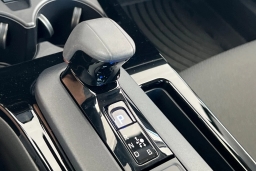 Toyota Prius Plug-In Hybrid SE (Natl) 2026