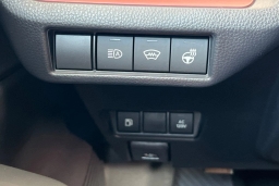 Toyota Prius Plug-In Hybrid SE (Natl) 2026