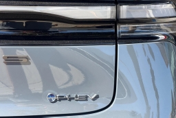 Toyota Prius Plug-In Hybrid SE (Natl) 2026