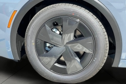 Toyota Prius Plug-In Hybrid SE (Natl) 2026