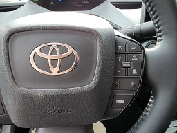 Toyota Prius XLE AWD (Natl) 2026