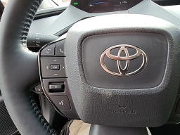 Toyota Prius XLE AWD (Natl) 2026