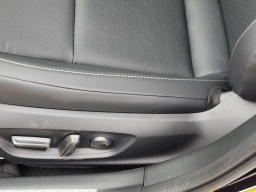 Toyota Prius XLE AWD (Natl) 2026