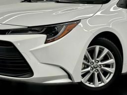 Toyota Corolla LE CVT (Natl) 2026