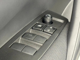 Toyota Corolla Hybrid SE FWD (Natl) 2026