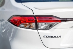 Toyota Corolla Hybrid SE FWD (Natl) 2026