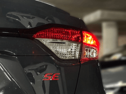 Toyota Corolla SE CVT (Natl) 2026