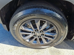 Toyota Land Cruiser 4WD (Natl) 2026