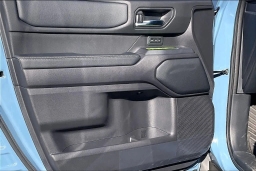 Toyota Land Cruiser 4WD (Natl) 2026