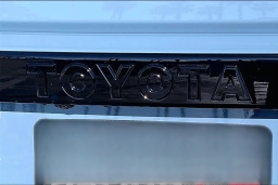 Toyota Land Cruiser 4WD (Natl) 2026