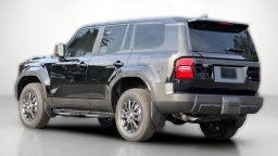 Toyota Land Cruiser 4WD (Natl) 2026