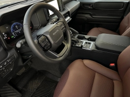 Toyota Land Cruiser 4WD (Natl) 2026