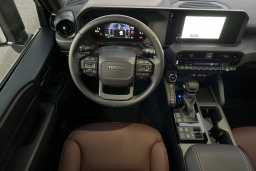 Toyota Land Cruiser 4WD (Natl) 2026