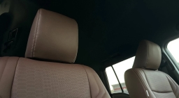 Toyota Land Cruiser 4WD (Natl) 2026