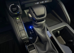 Toyota Land Cruiser 4WD (Natl) 2026