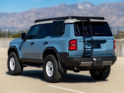 Toyota Land Cruiser 4WD (Natl) 2026