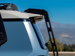 Toyota Land Cruiser 4WD (Natl) 2026