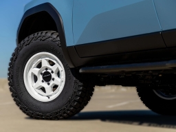 Toyota Land Cruiser 4WD (Natl) 2026