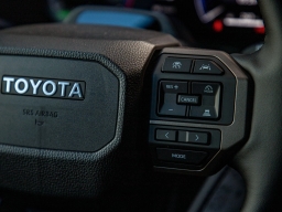 Toyota Land Cruiser 4WD (Natl) 2026