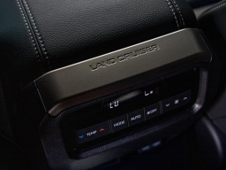 Toyota Land Cruiser 4WD (Natl) 2026