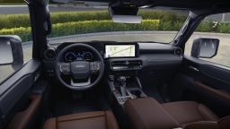 Toyota Land Cruiser 4WD (Natl) 2026