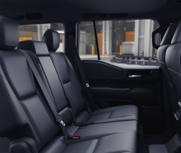 Toyota Land Cruiser 4WD (Natl) 2026