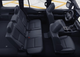 Toyota Land Cruiser 4WD (Natl) 2026