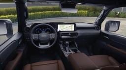 Toyota Land Cruiser 4WD (Natl) 2026