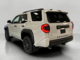 Toyota 4Runner SR5 2WD (Natl) 2026