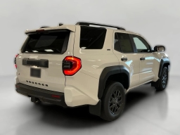 Toyota 4Runner SR5 2WD (Natl) 2026