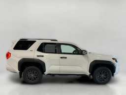 Toyota 4Runner SR5 2WD (Natl) 2026