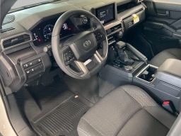 Toyota 4Runner SR5 2WD (Natl) 2026