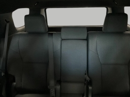 Toyota 4Runner SR5 2WD (Natl) 2026