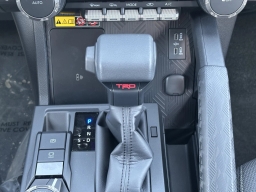 Toyota 4Runner TRD Off Road 4WD (Natl) 2026