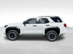 Toyota 4Runner TRD Off Road 4WD (Natl) 2026