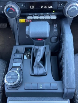 Toyota 4Runner TRD Off Road 4WD (Natl) 2026