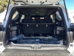 Toyota 4Runner TRD Off Road 4WD (Natl) 2026