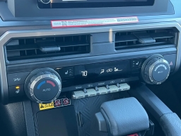 Toyota 4Runner TRD Off Road 4WD (Natl) 2026