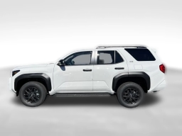 Toyota 4Runner SR5 4WD (Natl) 2026
