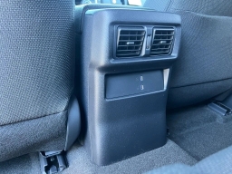 Toyota 4Runner SR5 4WD (Natl) 2026