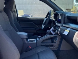 Toyota 4Runner SR5 4WD (Natl) 2026